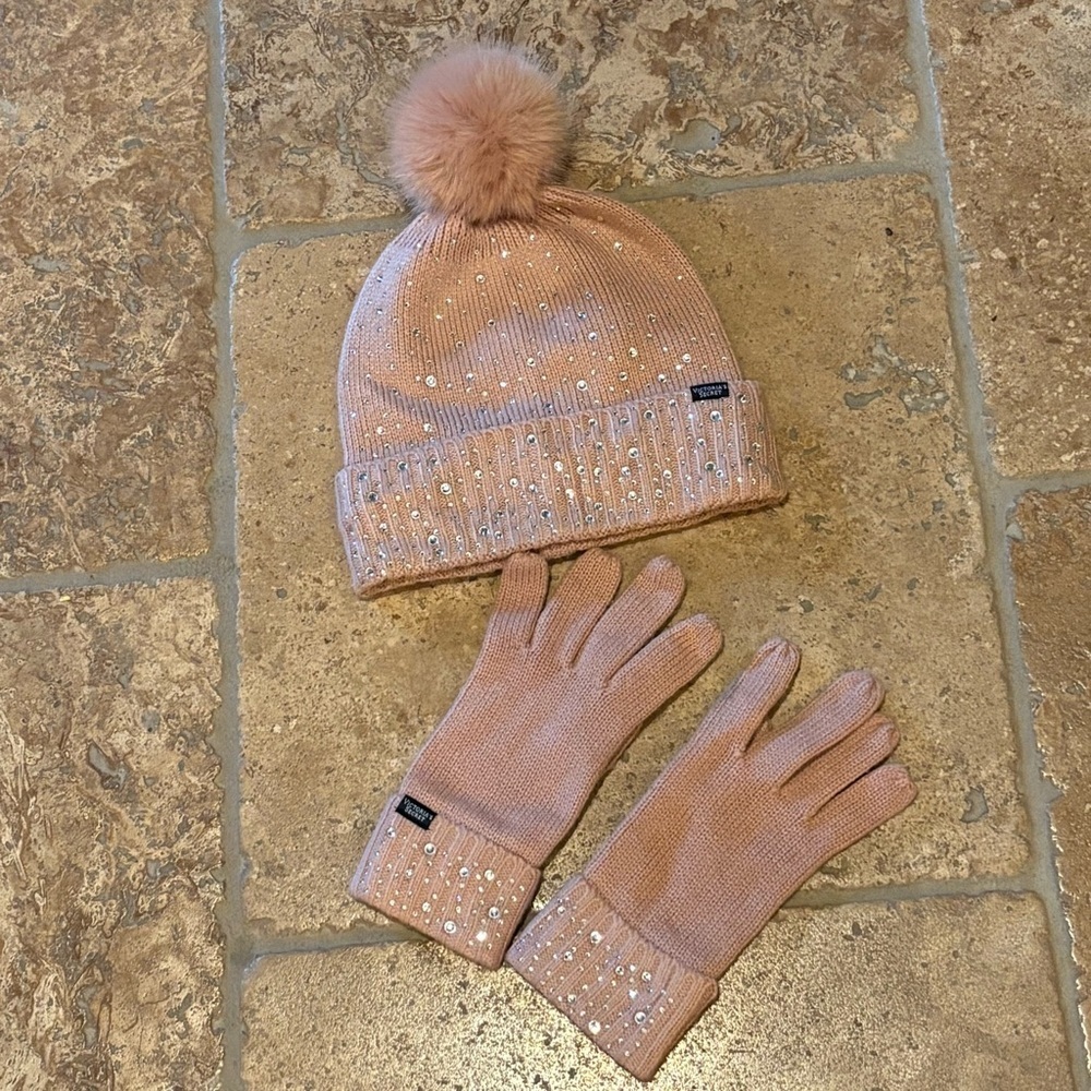 VICTORIA’S SECRET Pink Rhinestone Set Faux Fur Pom Pom Beanie Gloves One Size